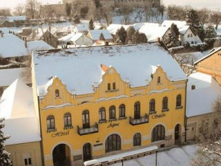 Agora