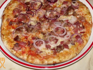 Rezi Pizzeria Es Etterem